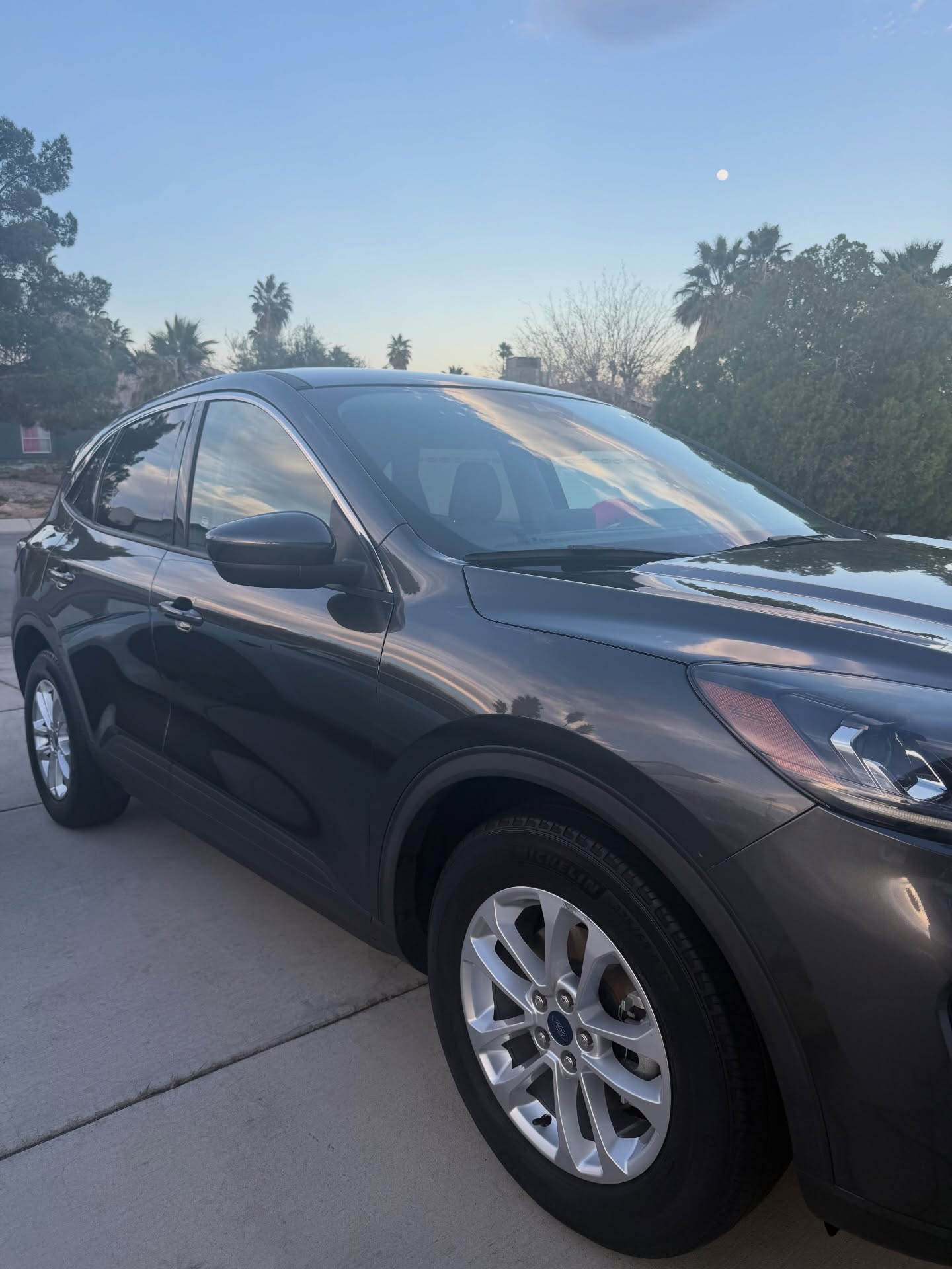 Gray Ford SUV after exterior detailing